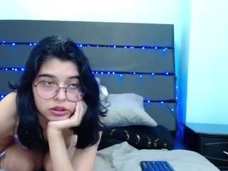 SweetScarlett1 on cam for live nude video chat
