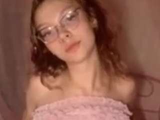 lil pixie on cam for live nude video chat