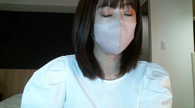 Aoi2011 strip nude and chat in her virtual webcam room