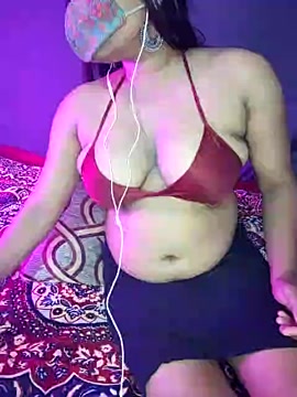Dream_girl96 strip nude and chat in her virtual webcam room