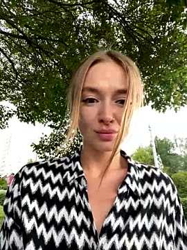 Brilliant-wine strip nude and chat in her virtual webcam room