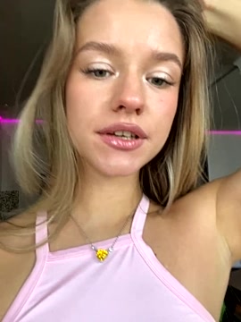 JessIsLove strip nude and chat in her virtual webcam room