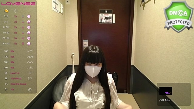 Moe_jp strip nude and chat in her virtual webcam room