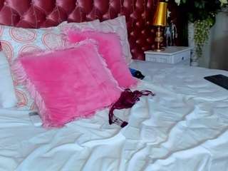 ParisRoa on cam for live nude video chat