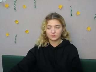 HannaCurly on cam for live nude video chat