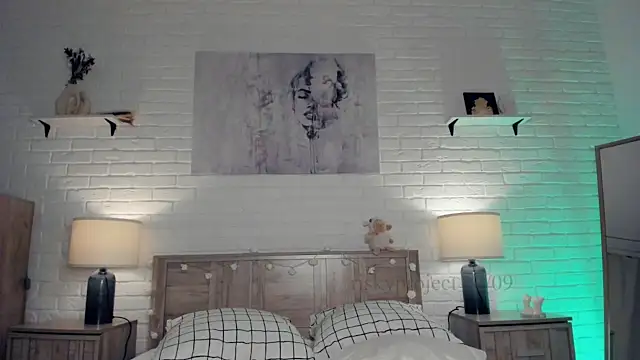 Riskyproject strip nude and chat in her virtual webcam room