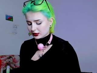 sexy-goth on cam for live nude video chat