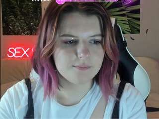 CherryBlossomHoney on cam for live nude video chat