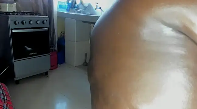 Choco-berry strip nude and chat in her virtual webcam room