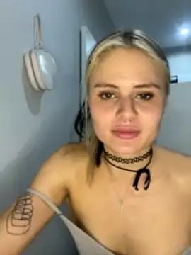 ElasticGirlXx nude live chat in sexy room