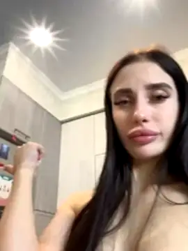 SweetieEva nude live chat in sexy room