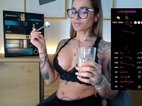 Etwas_neugierig nude live chat in sexy room