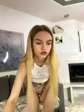 LeilaEvens nude live chat in sexy room