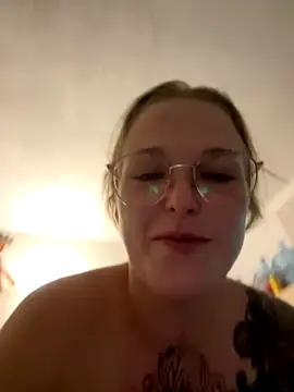 Mymy_Mom_2000 nude live chat in sexy room