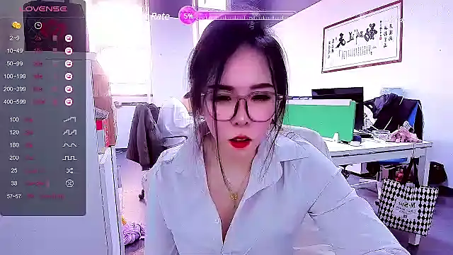 Xixiya6688 nude live chat in sexy room