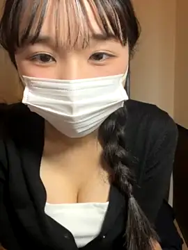 Yu_ki- nude live chat in sexy room