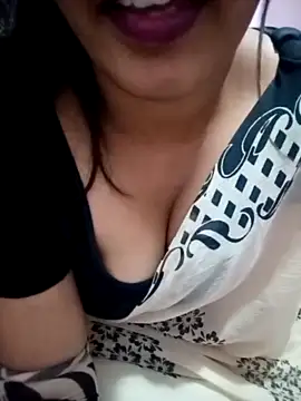 Bhanubaby143 nude live chat in sexy room