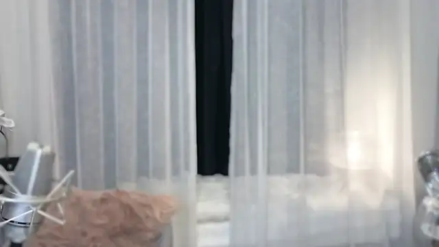Cena-Ci nude live chat in sexy room