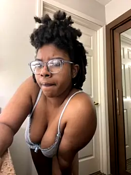 Feistyariess nude live chat in sexy room