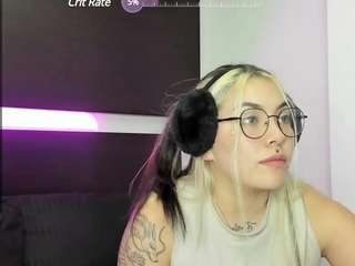 IssaReel nude in hot sex Live chat