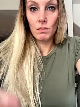 ItsDanniG nude live chat in sexy room