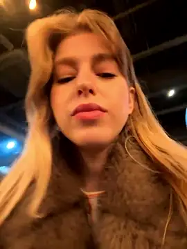 Kira_Miu nude live chat in sexy room