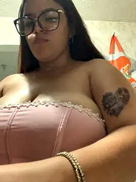Michellesexxy nude live chat in sexy room