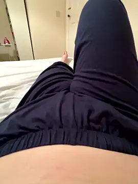 Curvygirll2 nude live chat in sexy room