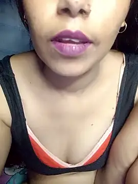 Hot-mari nude live chat in sexy room