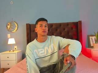 LEO-HORNNY nude in hot sex Live chat