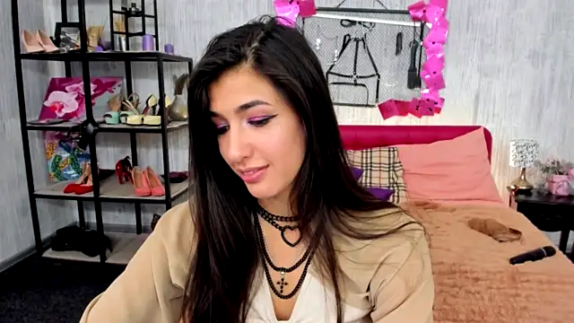 MiaSilkX nude live chat in sexy room