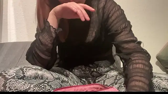 Pinksunshin nude live chat in sexy room