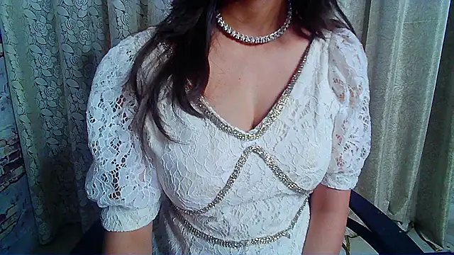 Aashika-Kaur nude live chat in sexy room