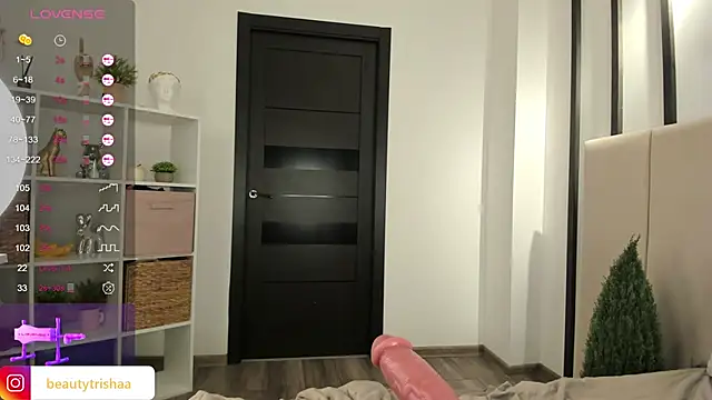 BootyTrisha nude live chat in sexy room