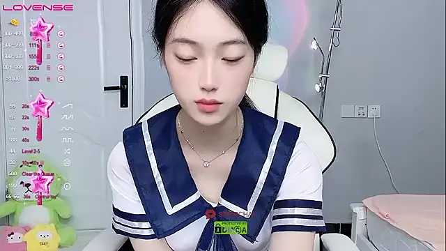 Caroline-175 nude live chat in sexy room