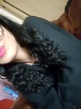 Hot-Queen-Maya-in-Dubai nude live chat in sexy room