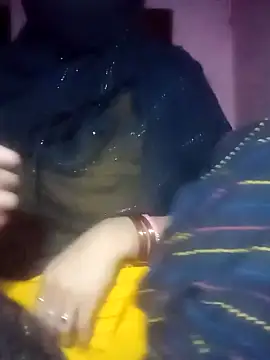 Indian-Nazia nude live chat in sexy room