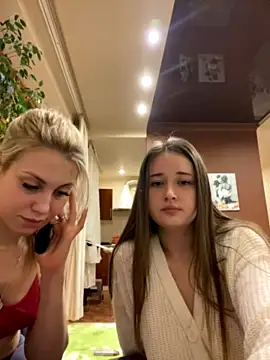 JessEsmerald nude live chat in sexy room