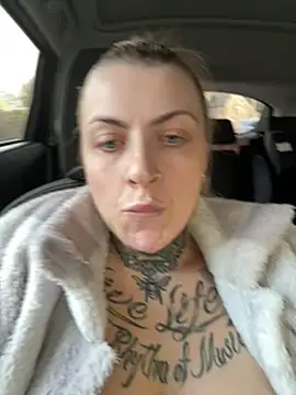 Juicycandice1991x nude live chat in sexy room