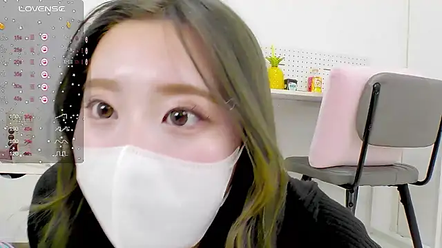 -kanna- nude live chat in sexy room