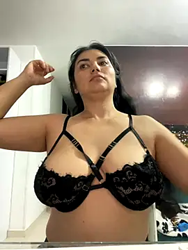 LILI_90 nude live chat in sexy room