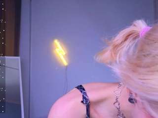 Meikooo nude in hot sex Live chat