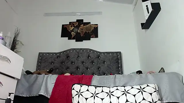 SaraMartins00 nude live chat in sexy room