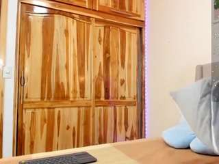 zoe001 nude in hot sex Live chat