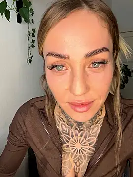 ElenaHaze nude live chat in sexy room