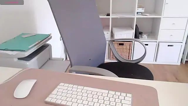 FetishLady nude live chat in sexy room