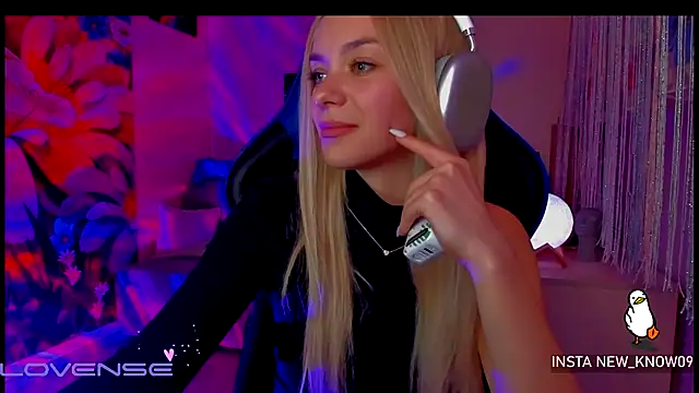 KittyImpressive nude live chat in sexy room