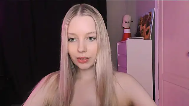 MiaDavis21 nude live chat in sexy room