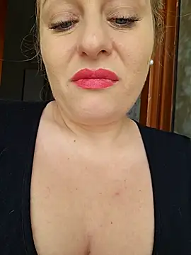 OpenMind90 nude live chat in sexy room