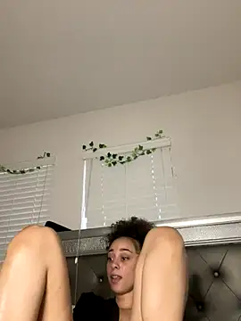 Rennibear nude live chat in sexy room